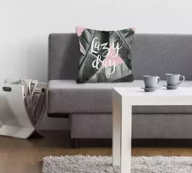 Декоративная подушка Queence "Ленивый день", с надписью и перьями, чехол без наполнителя, 1 шт 40х40 см, зеленый/белый