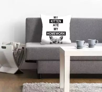 Декоративная подушка Queence "Мой котенок съел мою домашнюю работу", с надписью и котятами, чехол без наполнения, 1 штука 40х40 см, черный/белый