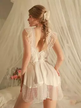 Деликатное очарование Ночная рубашка из кружевного атласа, украшенная бантиком, вырезанным узором Shein, белый