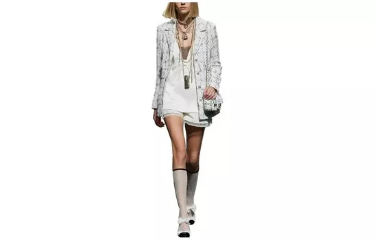 Деловой костюм женский белый Chanel