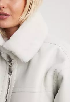 Демисезонная куртка KLASSISCHE BONDED NA-KD, белый