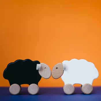 Деревянные овцы на колесах Bajo