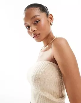 Детали – вязаный топ кремово-белого цвета, комбинированная деталь