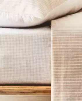 Детская приталенная простыня в клетку из муслина в клетку Zara Home, тауп-коричневый