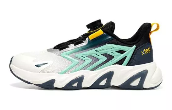 Детские кроссовки GS черные/белые Xtep, черный/белый