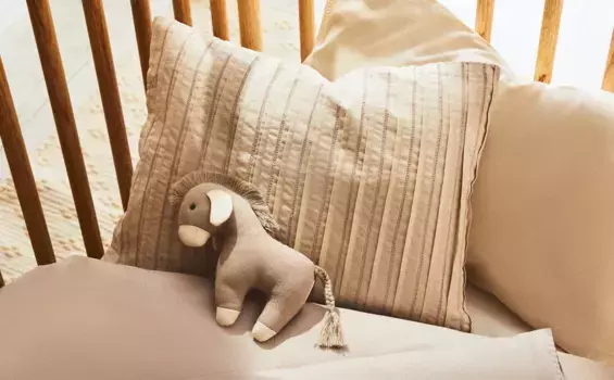 Детский чехол на подушку с вышивкой нитью Zara Home, цвет Mauve