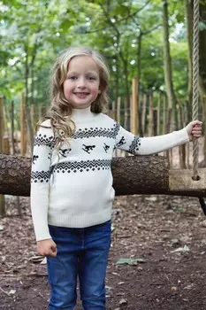 Детский вязаный свитер приталенного кроя с рождественским лыжным узором The Little Tailor, бежевый