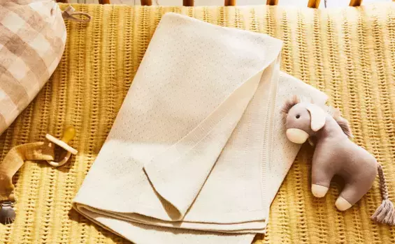 Детское хлопковое одеяло в горошек Zara Home, экрю