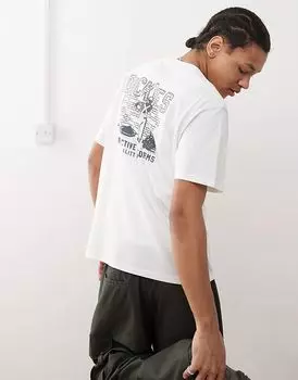 Dickies – Bricklane – Футболка белого цвета с принтом на спине