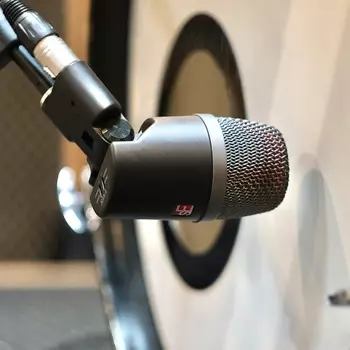 Динамический микрофон sE Electronics V KICK Supercardioid Dynamic Bass Drum Microphone