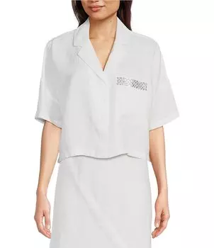 DKNY Рубашка с воротником-стойкой и короткими рукавами, украшенным нагрудным карманом и пуговицами спереди, белый