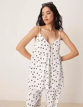 Длинная майка ASOS DESIGN белого цвета с завязками спереди и текстурированным принтом в горошек