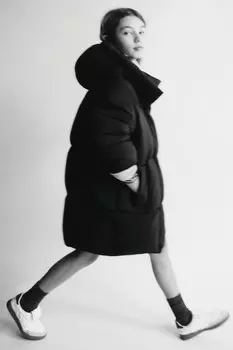 Длинная пуховая куртка ZARA, черный