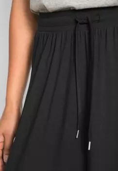 Длинная юбка bonprix, черный