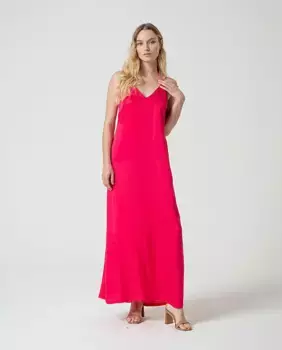 Длинное атласное и гладкое струящееся платье Surkana, фуксия