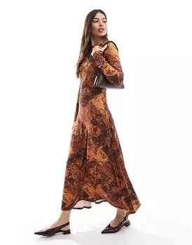 Длинное платье макси с открытыми спинками и длинными рукавами в принт ASOS DESIGN