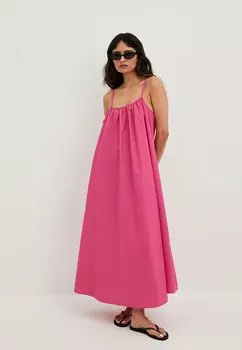 Длинное платье NA-KD