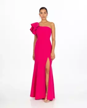 Длинное платье с асимметричным вырезом Sonia Pea, цвет Fucsia