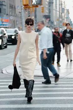 Длинное платье с присборенными деталями ZARA, экрю