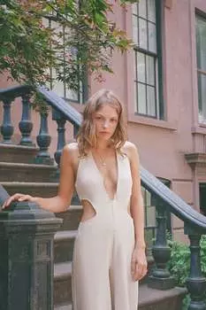 Длинный комбинезон с вырезом на вырезе ZARA, песочный