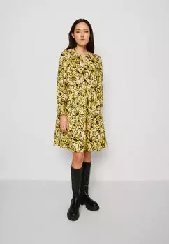 Дневное платье b.young