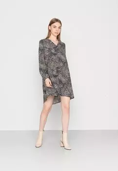 Дневное платье b.young