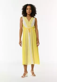 Дневное платье MIT ELASTISCHER TAILLE UND BINDEBAND comma, абрикос