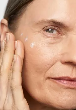 Дневной крем Strobe Cream MAC, цвет goldlite