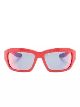 Dolce & Gabbana Eyewear солнцезащитные очки Re-Edition в прямоугольной оправе, красный