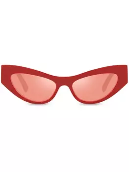 Dolce & Gabbana Eyewear солнцезащитные очки в оправе 'кошачий глаз' с логотипом, красный