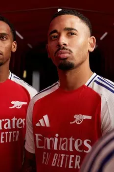 Домашняя футболка Арсенала 24/25 Adidas, красный