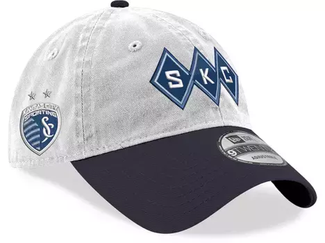 Домашняя футболка New Era Sporting Kansas City 2023 с крючком 9Twenty Регулируемая шапка