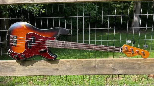 DTG PB4-60 3-Tone Sunburst P Bass D. Taylor Guitars