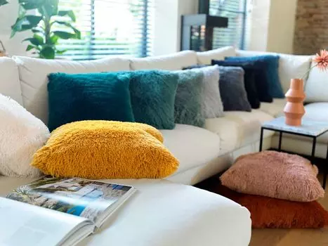 Dutch Decor FLUFFY - Подушка декоративная Golden Glow 45x45 см