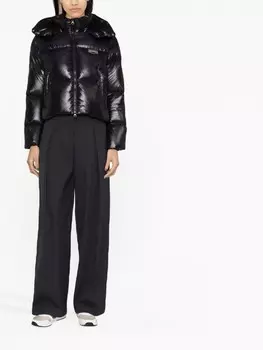 Duvetica пуховик с нашивкой-логотипом, черный