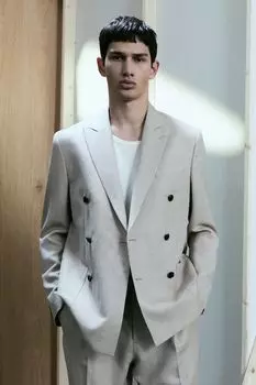 Двубортный пиджак из смесовой шерсти, классического кроя. H&M, бежевый