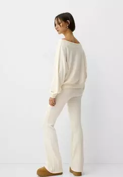 Джемпер ASYMMETRIC NECK Bershka, белый