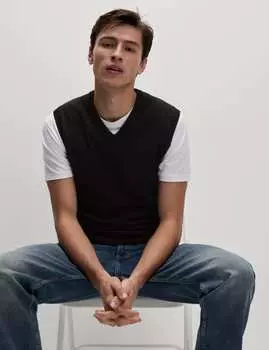 Джемпер без рукавов из чистой экстратонкой овечьей шерсти Marks & Spencer, черный