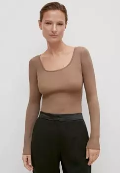 Джемпер comma