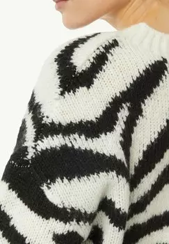 Джемпер MIT ZWEIFARBIGEN INTARSIEN comma, белый