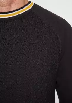 Джемпер Mo, черный