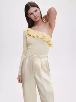 Джемпер на одно плечо с оборками Mango, желтый