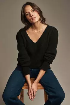 Джемпер с V образным вырезом и ажурной отделкой Laura Ashley, черный