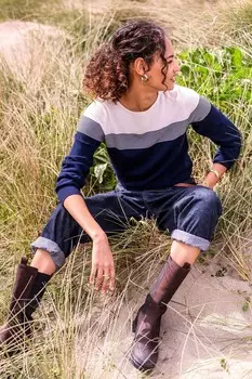 Джемпер с вырезом лодочкой из тонкой мериносовой пряжи Celtic & Co., синий