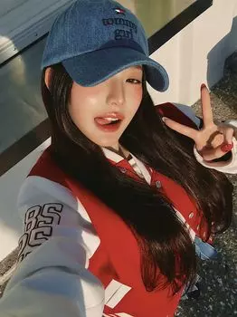 Джинсовая кепка Tommy Girl от Tommy Jeans, средняя степень стертости