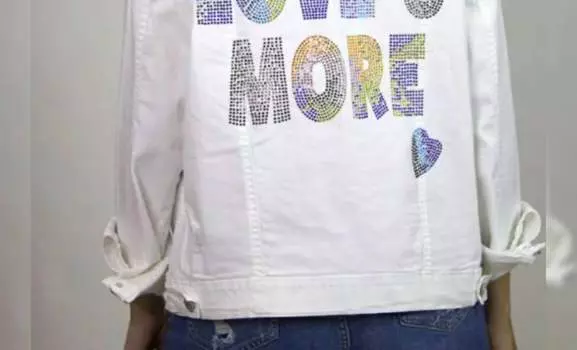 Джинсовая куртка Love You More со стразами белого цвета MOVING FORWARD