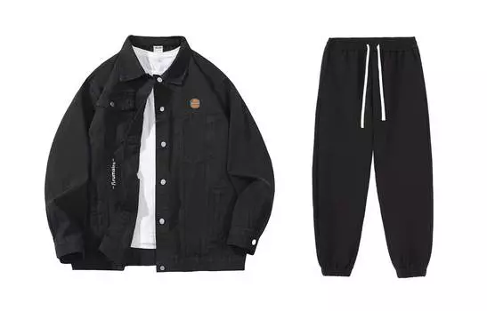 Джинсовая куртка унисекс BRUMAIRE, Черная куртка и серые брюки