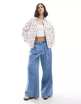 Джинсовая куртка в стиле вестерн с клубничным принтом ASOS DESIGN