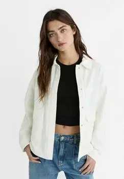 Джинсовая куртка WITH POCKETS Stradivarius, цвет white