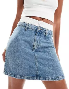 Джинсовая мини-юбка с боксерским поясом ASOS DESIGN